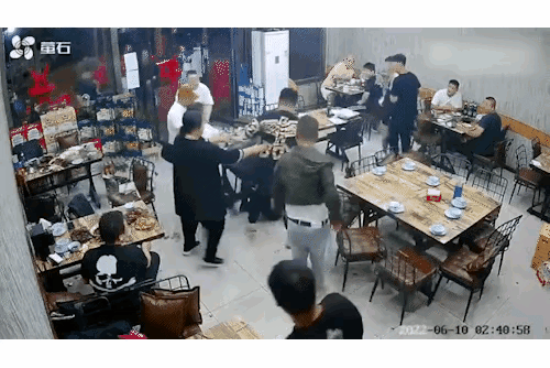 唐山烧烤店爆料视频最新,视频揭露惊人一幕，社会舆论聚焦安全与法治